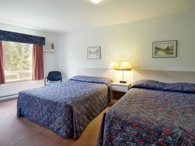 Super 8 By Wyndham Golden Otel Oda fotoğraf